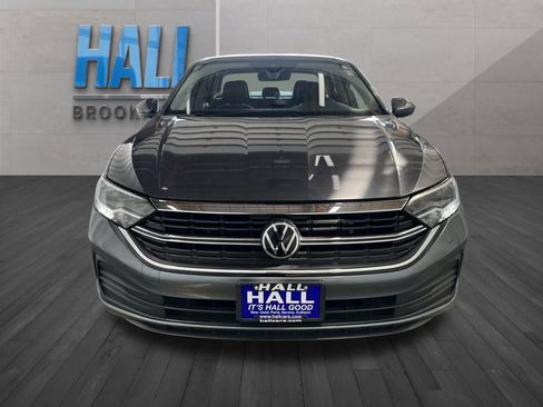 Certified 2022 Volkswagen Jetta SE image 9