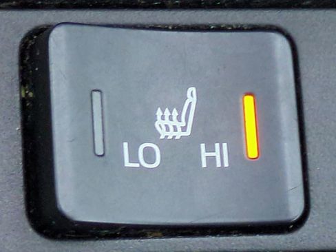 Used 2020 Toyota Prius XLE image 23