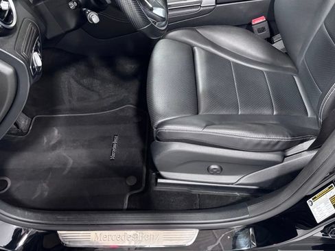 Used 2019 Mercedes-Benz GLC 300 4MATIC image 11
