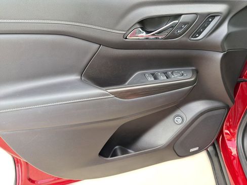 Certified 2023 GMC Acadia SLT w/ Elevation Edition image 12