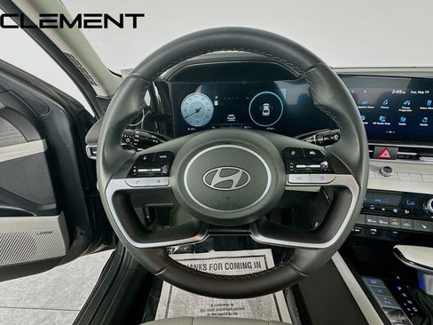 Certified 2024 Hyundai Elantra Limited FWD image 14