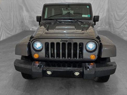 Used 2017 Jeep Wrangler Unlimited Sahara AWD/4WD image 2