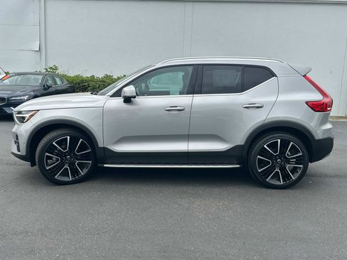 Certified 2024 Volvo XC40 B5 Ultimate w/ Climate Package image 7