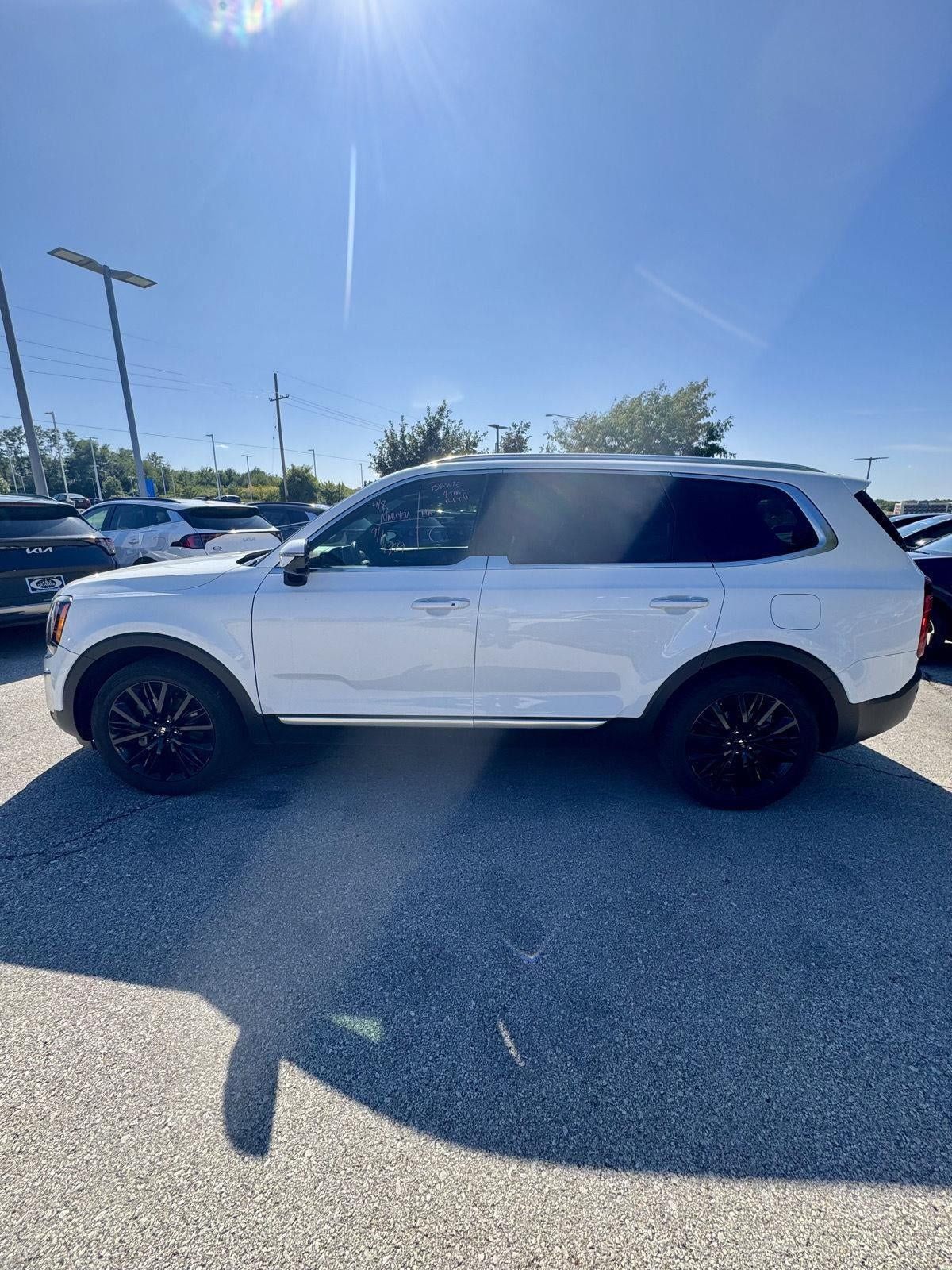 Used 2020 Kia Telluride SX w/ SX Prestige Package AWD/4WD image 2