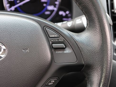 Used 2015 INFINITI Q40 w/ Moonroof Package RWD image 22