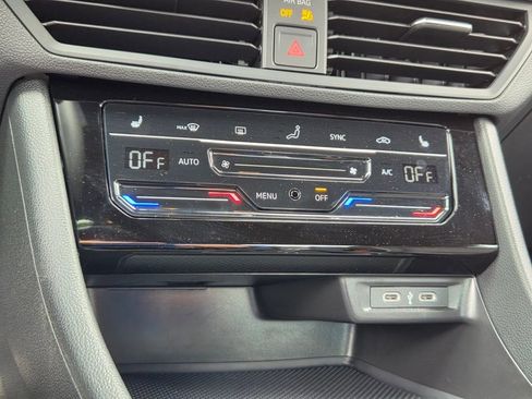 Used 2025 Volkswagen Jetta Sport FWD image 19