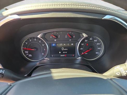 Used 2025 Chevrolet Blazer LT FWD image 11