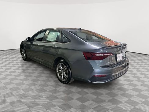 Used 2023 Volkswagen Jetta SE FWD image 5