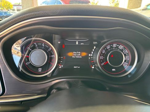 Used 2015 Dodge Challenger SXT image 11