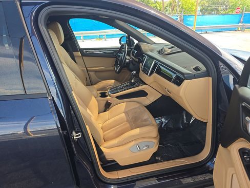 Used 2017 Porsche Macan AWD/4WD image 6