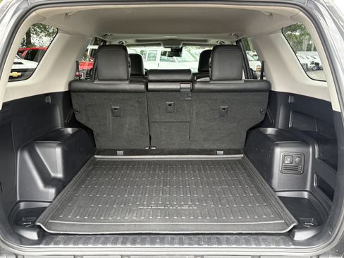 Used 2022 Toyota 4Runner SR5 Premium w/ Moonroof Package RWD image 11
