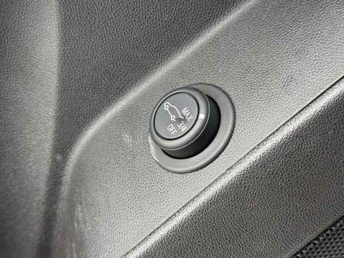 Used 2023 Chevrolet Equinox RS image 18