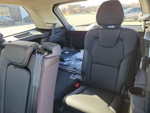 New 2026 Volvo XC90 B6 Ultra w/ Protection Package image 9