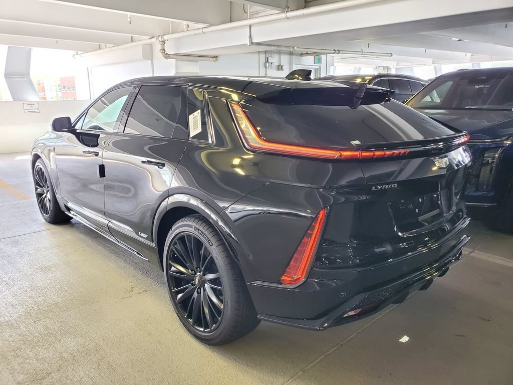 New 2026 Cadillac Lyriq V w/ LPO, Bronce Accent Package AWD/4WD image 7