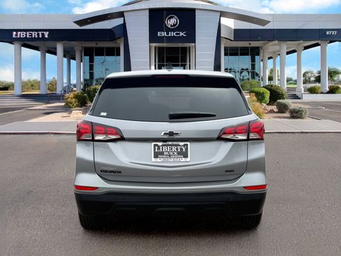 Used 2023 Chevrolet Equinox LS w/ LS Convenience Package AWD/4WD image 4