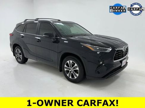 Used 2023 Toyota Highlander XLE FWD image 1