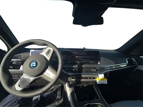New 2026 BMW X5 xDrive50e w/ M Sport Package image 28