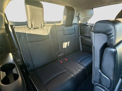 Used 2019 INFINITI QX60 Luxe w/ Essential Package image 30