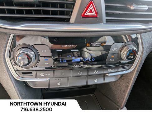 Used 2020 Hyundai Santa Fe SEL w/ Convenience + Premium Package AWD/4WD image 19