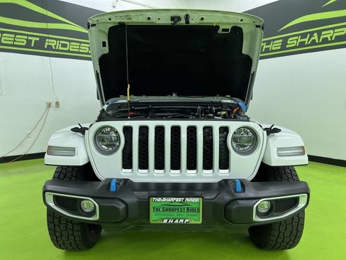 Used 2022 Jeep Wrangler Unlimited Sahara w/ Cold Weather Group AWD/4WD image 4