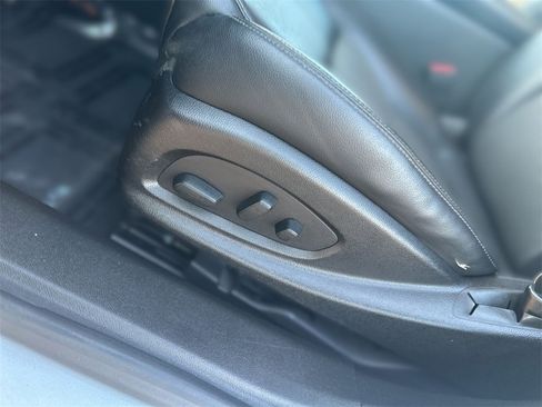 Used 2016 Chevrolet Impala LT w/ Convenience Package image 14