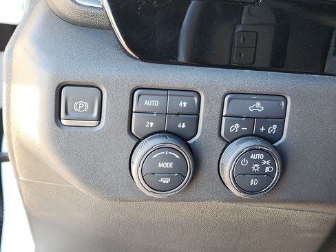 Used 2023 Chevrolet Silverado 1500 LT Trail Boss image 17