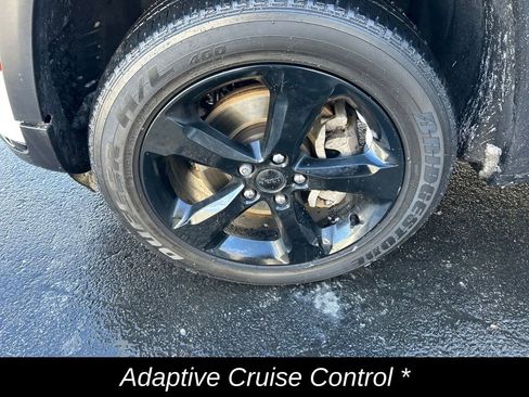 Used 2023 Jeep Grand Cherokee L Laredo image 10