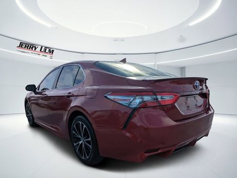 Used 2019 Toyota Camry L image 5