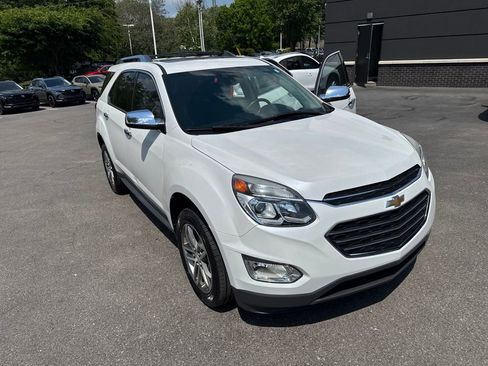 Used 2017 Chevrolet Equinox Premier w/ Enhanced Convenience Package AWD/4WD image 2