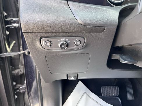 Used 2021 Buick Encore GX Preferred FWD image 29