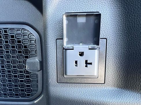 Used 2025 Toyota 4Runner TRD Off-Road Premium w/ Tow Technology Package image 14