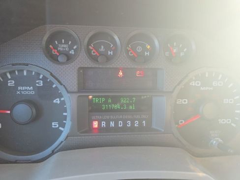 Used 2008 Ford F350 XLT image 2