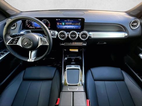 Used 2025 Mercedes-Benz GLB 250 image 16