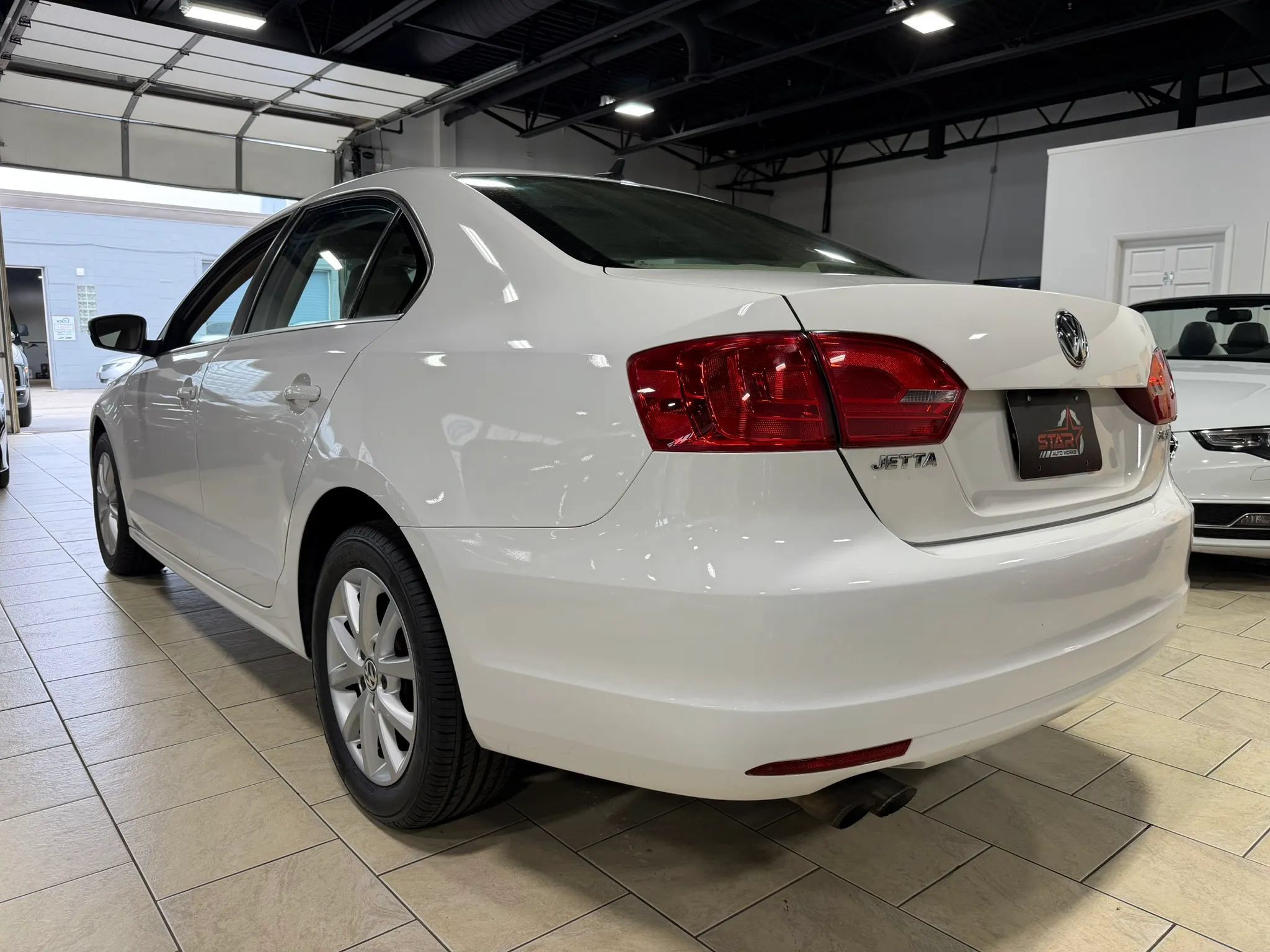 Used 2013 Volkswagen Jetta SE FWD image 4