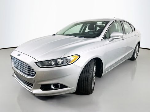 Used 2016 Ford Fusion Titanium FWD image 3