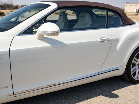 Used 2017 Bentley Continental GT image 20