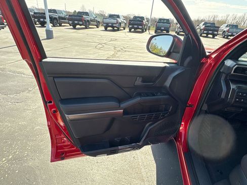 Used 2026 Toyota 4Runner SR5 image 17