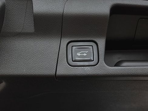 Used 2023 GMC Acadia SLE w/ Driver Convenience Package FWD image 26