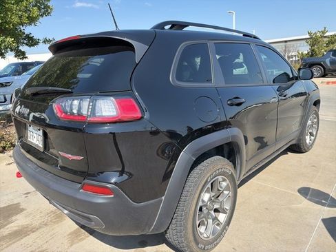 Used 2022 Jeep Cherokee Trailhawk image 4