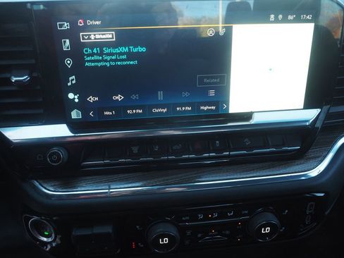 Used 2024 Chevrolet Silverado 2500 LT image 12