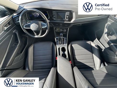Used 2023 Volkswagen Jetta SE FWD image 15