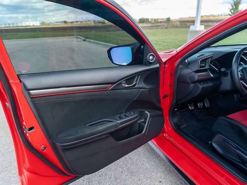 Used 2019 Honda Civic Type R image 19