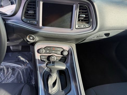 Used 2016 Dodge Challenger R/T w/ Driver Convenience Group RWD image 11