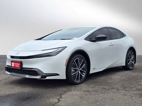 Used 2026 Toyota Prius XLE image 8