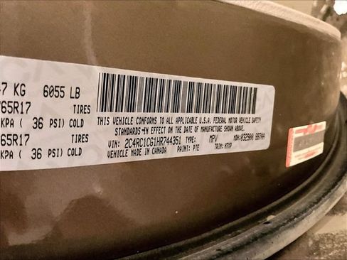 Used 2017 Chrysler Pacifica LX FWD image 34