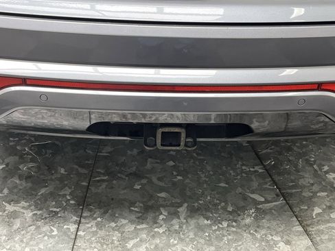 Used 2020 Volkswagen Atlas Cross Sport SEL Premium R-Line image 32