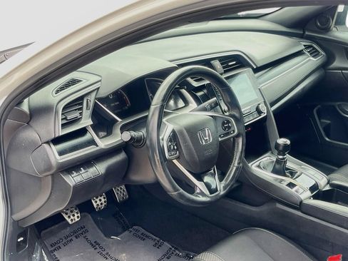 Used 2020 Honda Civic Sport image 9