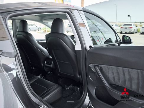 Used 2023 Tesla Model Y Long Range AWD/4WD image 11