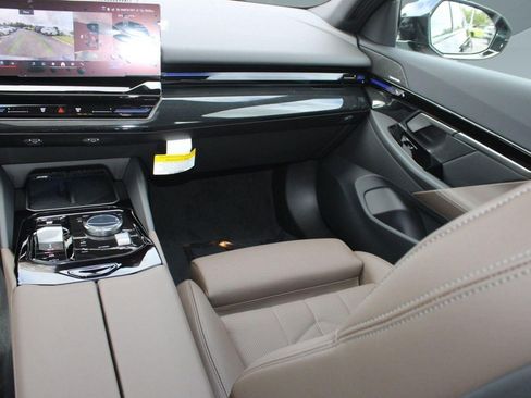 Used 2026 BMW 530i w/ M Sport Package RWD image 28