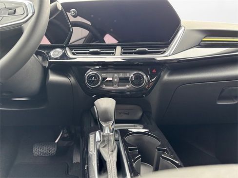 New 2026 Chevrolet Trax ACTIV w/ Sunroof Package image 11